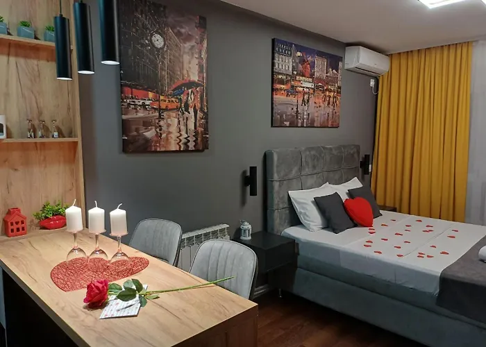 Alex Lux Apartman