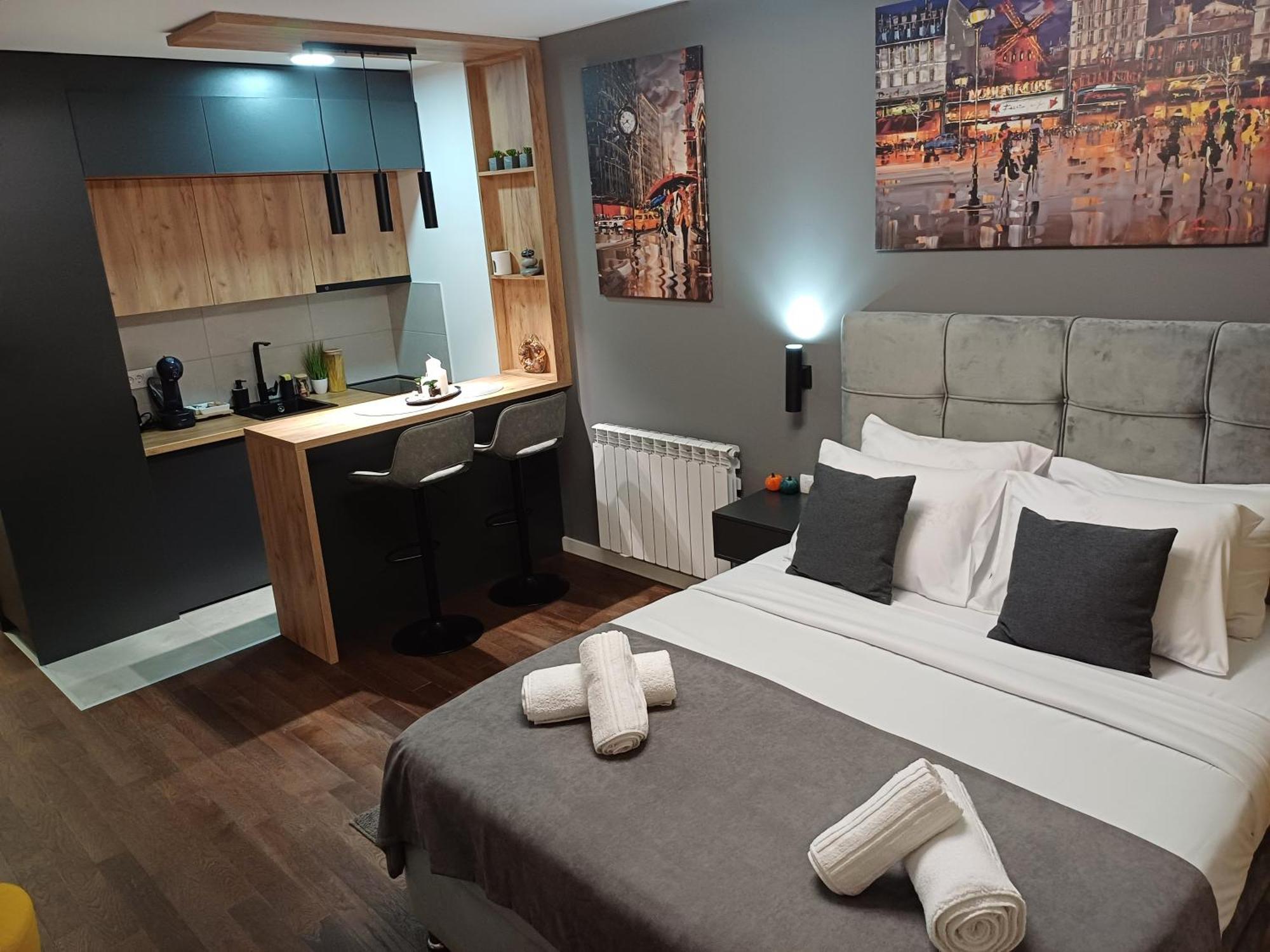 Alex Lux Apartment
